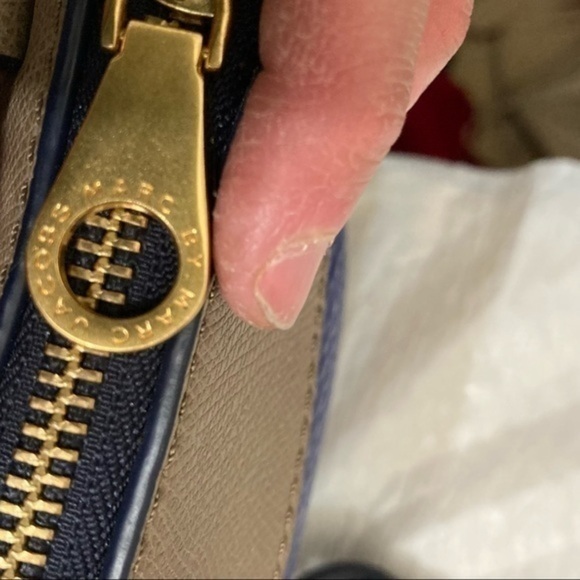 Marc by Marc Jacobs
Sheltered Island Colorblock Blue Multi Leather Messenger Bag - Picture 8 of 10